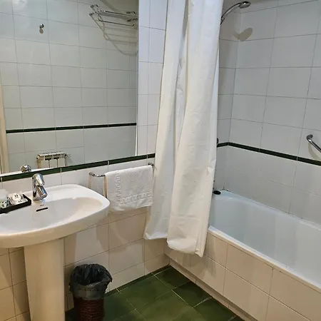 Apartment Sant Jordi Girona 97 *