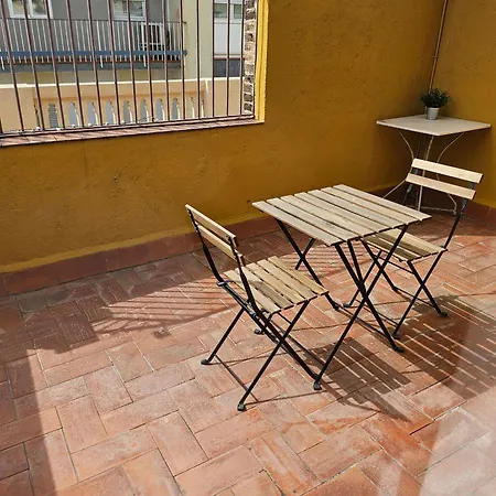 赫罗纳97圣霍尔迪公寓 *