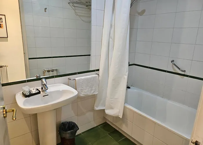 Apartament Sant Jordi Girona 97 *