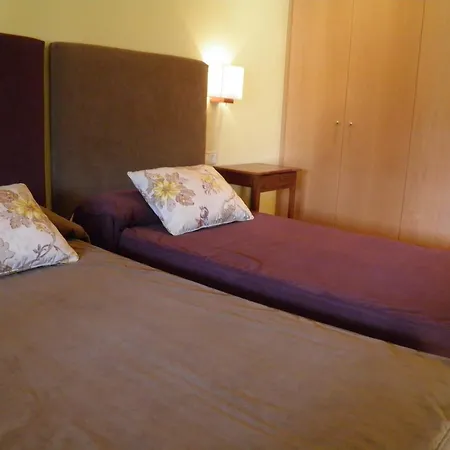 Apartment Sant Jordi Girona 97 *