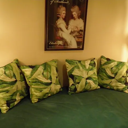 Apartment Sant Jordi Girona 97 *