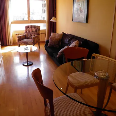 Apartment Sant Jordi Girona 97 *